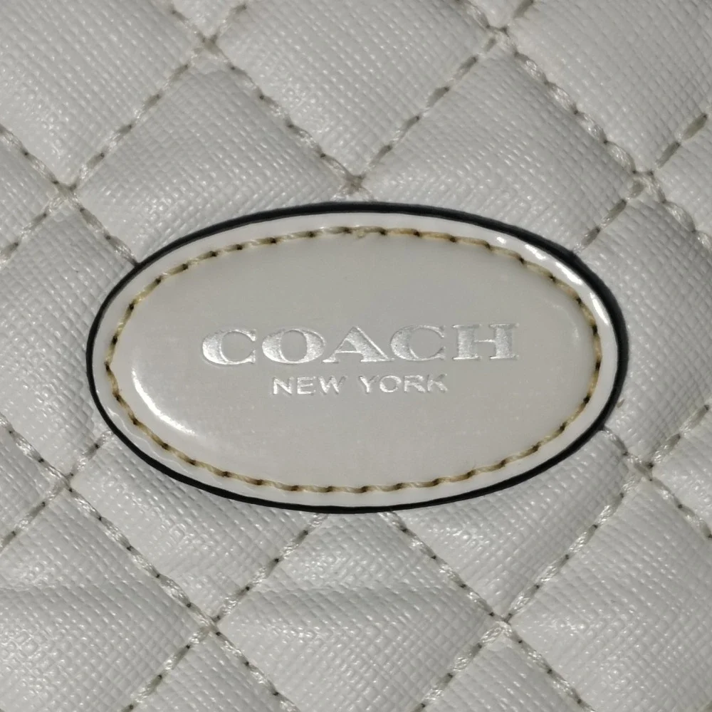 Vintage 2008 Coach 80H2A White Quilted Tote Women's Purse Bag Chain Restored